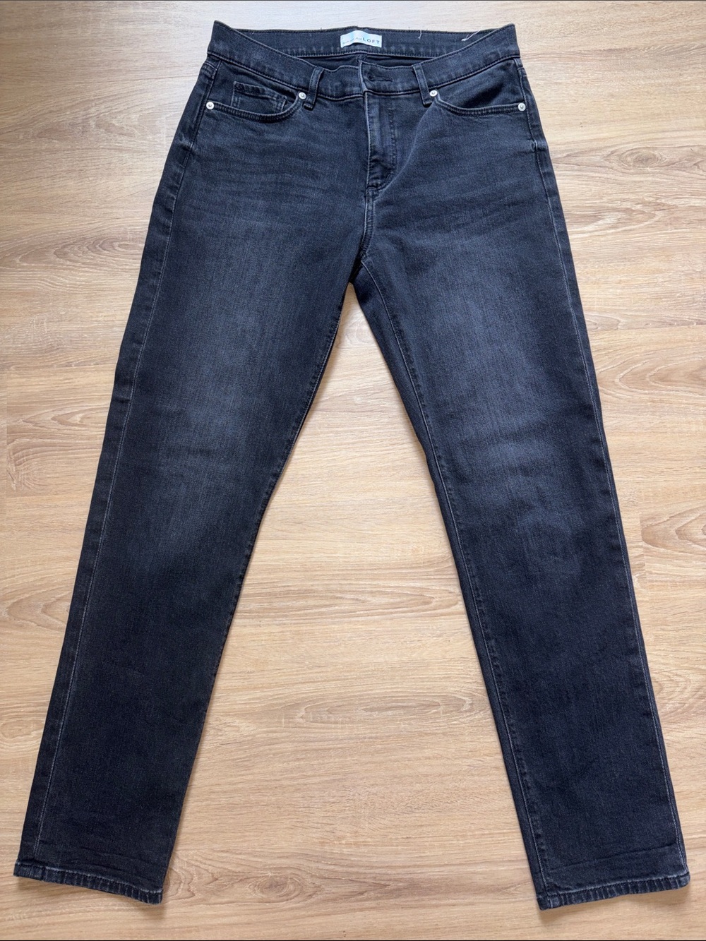 Like new LOFT Girlfriend Jeans